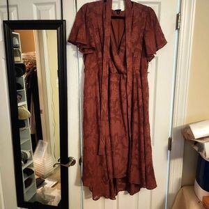 Torrid 14W-16W beautiful hi low ss dress